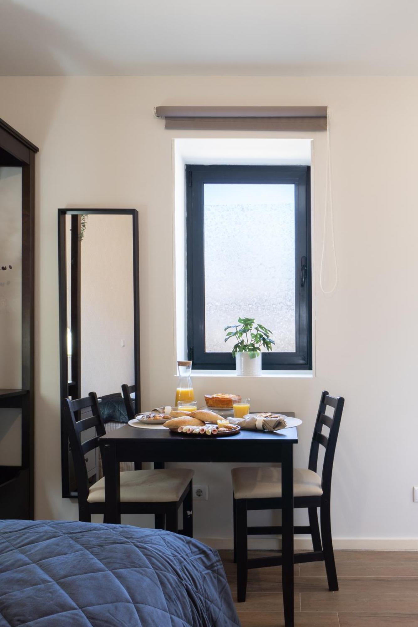 Host Wise - Impressive Restful Houses Porto Room photo